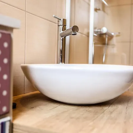 Oszter-haz Apartment Kekkut