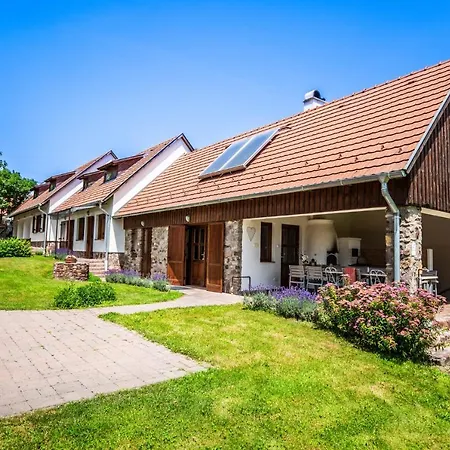 Oszter-haz Apartment