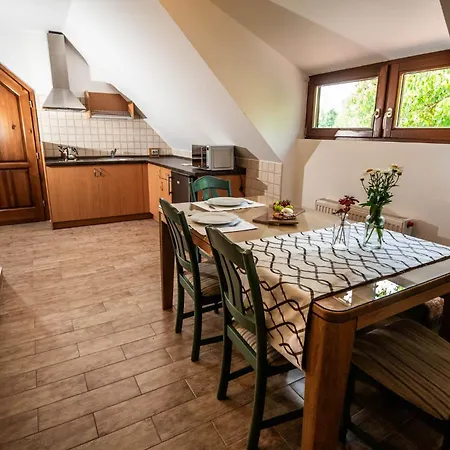 Oszter-ház * Kekkut