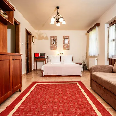 Oszter-haz Apartment